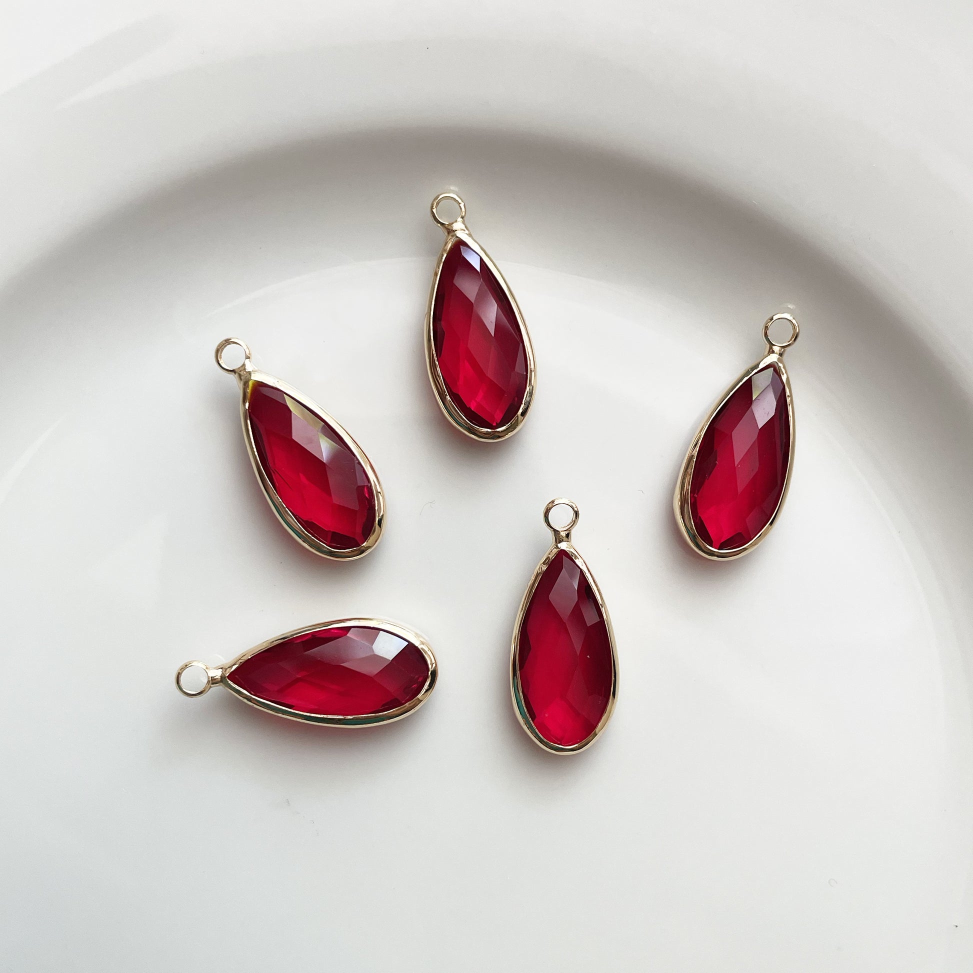 Red Drop Glass Crystal (25mm * 11mm) - ClartStudios - Polymer clay Jewellery