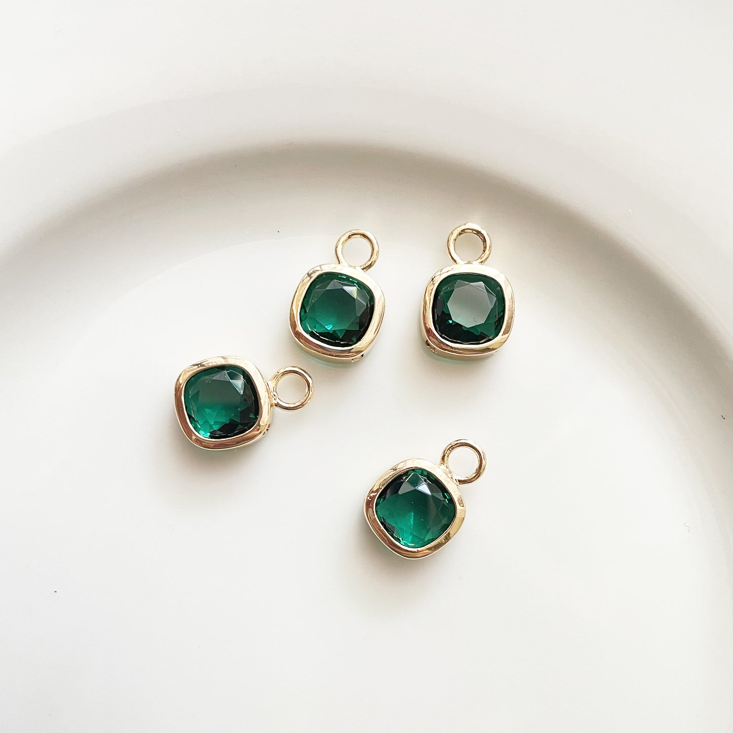 Green Glass Crystal (18mm * 12mm) - ClartStudios - Polymer clay Jewellery