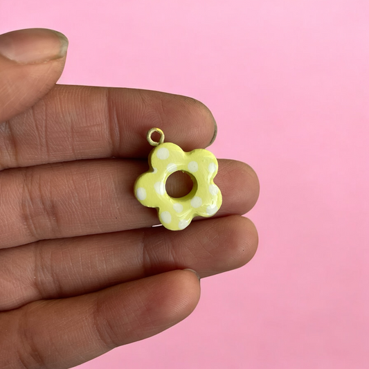 CC08 - Classic Lime Flower Charm