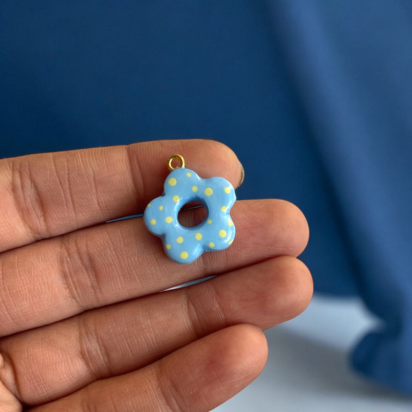 CC10 - Classic Blue Flower Charm