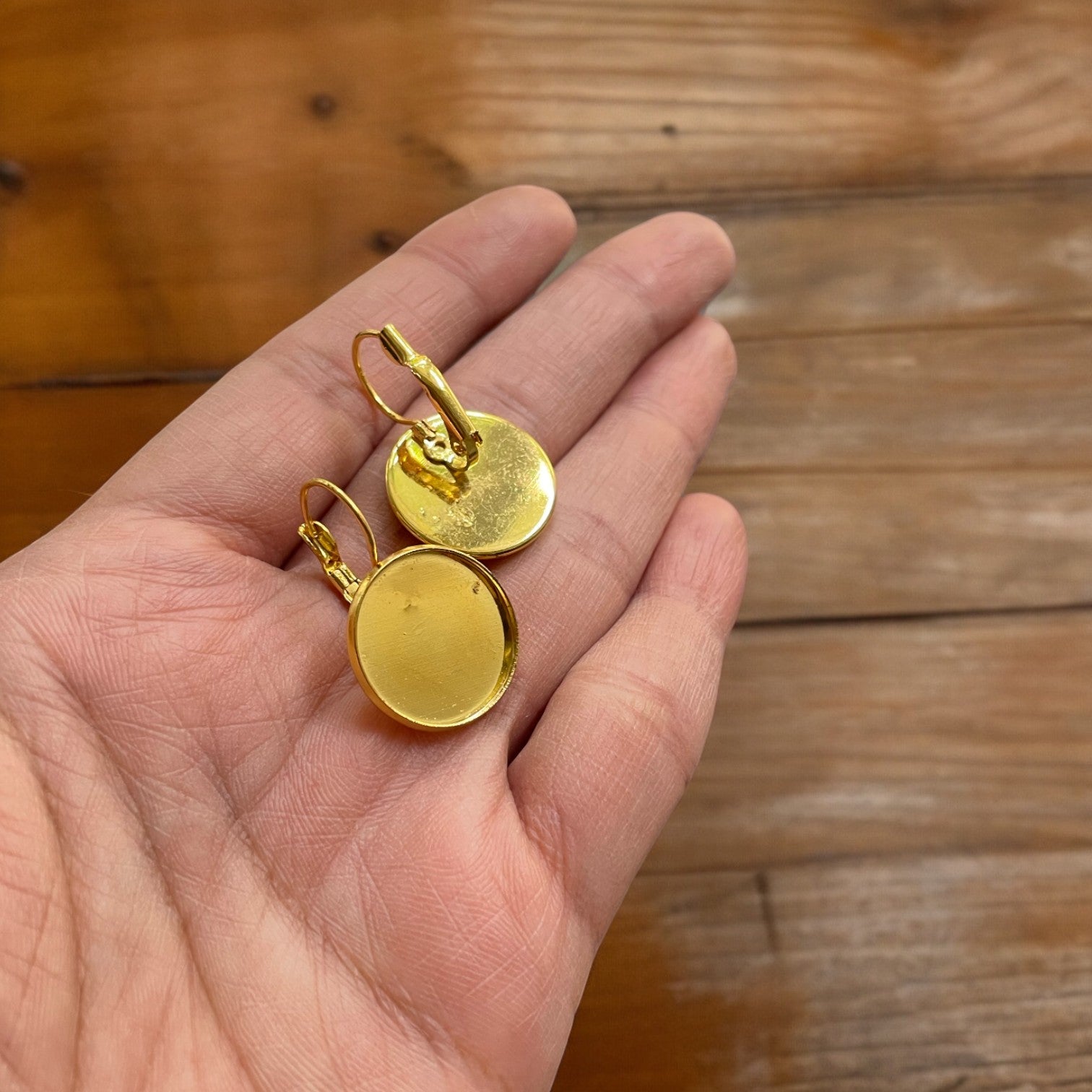 Earring base store